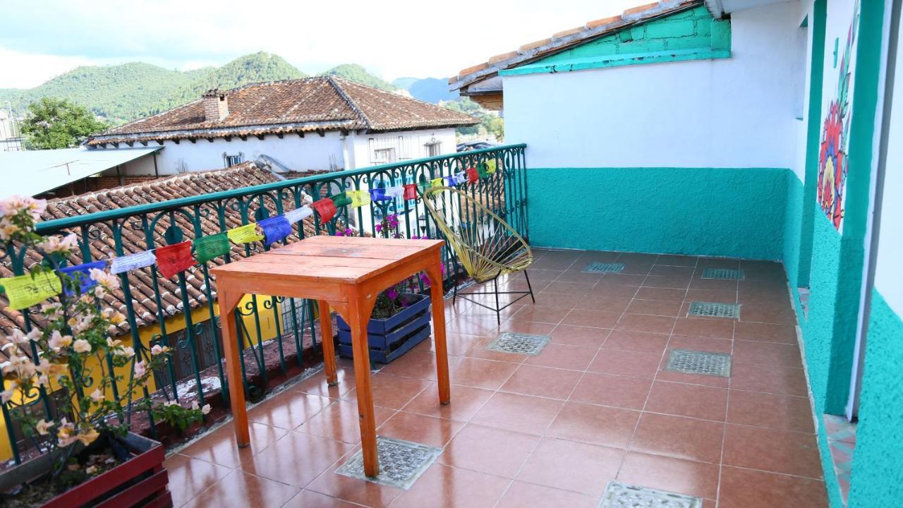 Hostal La Isla San Cristóbal de Las Casas Exteriör bild